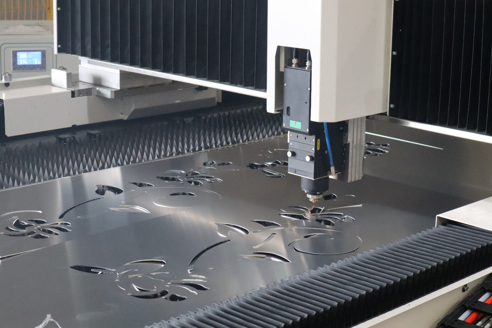 MACRO™ - Fiber Laser CNC - ONYX - CHOOSE YOUR KW